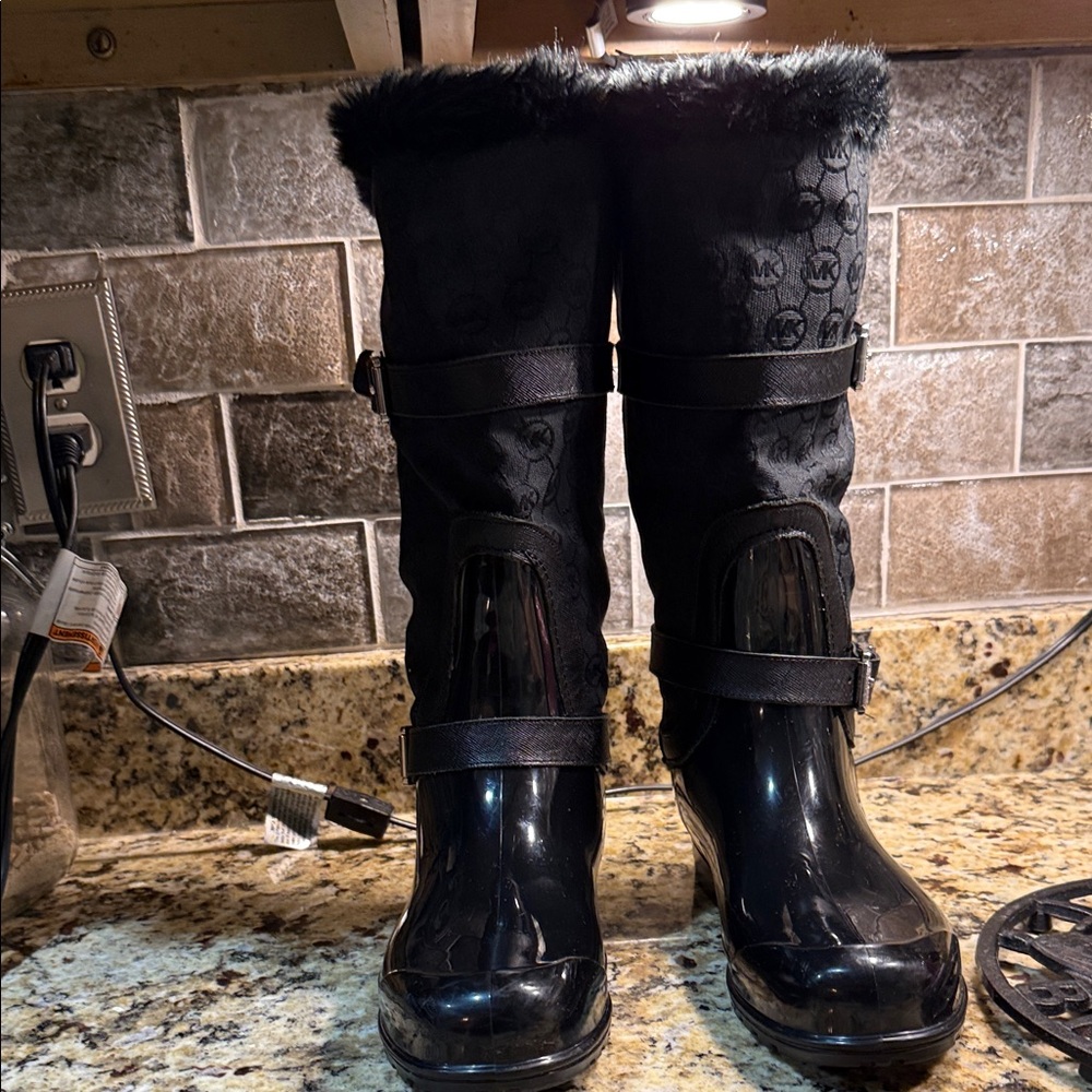 MICHAEL Michael Kors Black Fur-Trimmed Winter Boots